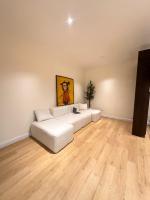 Minimalist Cabin PS5, Private Pool, Views, Near Wuse2 - B&B Abuja