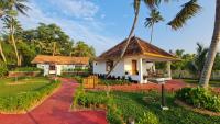 Kaayal Villa Lakefront Luxury - Bed and Breakfast Varkkallai