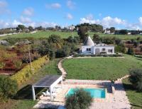 Stunning hilltop Trullo with pool and large garden - Ferienwohnung Locorotondo