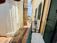 Palazzo Aglione in the historic center - B&B Spoltore