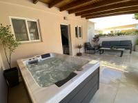 Artemis Boutique House - B&B Loutsa