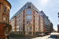 NEW Central Stylish 2Bed-2Bath-By FabAccommodation - Ferienwohnung Bristol