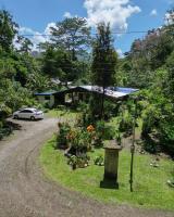 Kibutz Eco Guesthouse - B&B La Fortuna