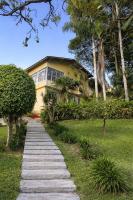 Chácara Casa Amarela - estrutura completa de lazer - ambientes elegantes e exclusivos - campo de futebol e bocha - piscina - lareiras - 10 min Rota do Vinho - B&B São Roque