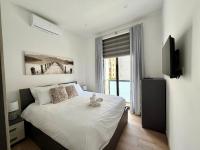 Luxury 2BR Flat - Near Beach & nightlife Sliema - Bed and Breakfast Sliema