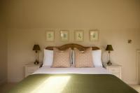 Great Ashley Farm Shepherds Huts and Cottage - Chambres d'hôtes Bradford-on-Avon