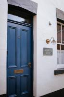 Bronte's Rest - Detached Elegant Cottage in Historic Old Town with Garden - Chambres d'hôtes Scarborough