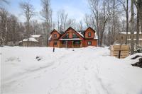Pocono Retreat: Finnish Barrel Sauna, Hot Tub & Arcade - Bed and Breakfast Pocono Pines