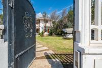 Stunning Villa - private garden - front beach- free parking - Chambres d'hôtes Solanas
