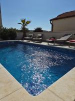 Vila VivaVir with 2x E-Scooter, private Pool & Grill - Ferienwohnung Vir
