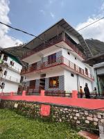 Omji Ashram - Sant Manas Bhushan Yamunotri, 200m from Helipad - B&B Kharsālī