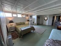 Habitación con cama grande 
