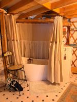 Moonship Yurt - B&B West Rutland