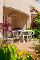 T2 Haut de gamme avec jardin privé - 50m du port Miramar - Chambres d'hôtes La Londe-les-Maures