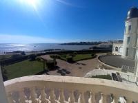 Royan - VUE MAGIQUE pour cet APPARTEMENT au 1er étage - Résidence du Golf - Chambres d'hôtes Royan