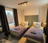 Stylish Townhouse in Leamington with parking - B&B Royal Leamington Spa