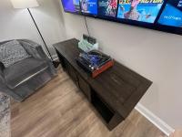 Chic Modern Newton Retreat Steps to Downtown - B&B Newton