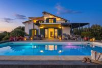 Luxury Sunshine Villa in Alghero with pool and sea view - Chambres d'hôtes Alghero