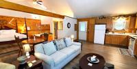 Secluded log cabin#4 at Wisteria - Bed and Breakfast Eureka Springs
