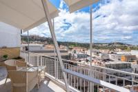 Urban loft with balcony across the Acropolis! - B&B Atenas