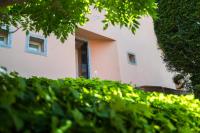 Villa with garden and private parking space - B&B Valmadrera