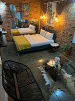Lofty Hipster Luna - Bed and Breakfast Johannesburg