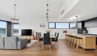 Contemporary Seaside Escape - Ferienwohnung St. Helens
