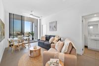 Penthouse Sleep 6 - CBD Views - Resort Pools - Games - Baby Stay - B&B Brisbane