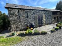Abercelyn Cottages - Tithe Barn 1 - B&B Llanycil