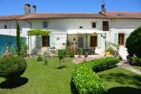 Large Cottage near Ruffec - Chambres d’hôtes Bernac
