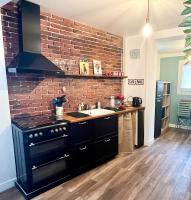 Terrasse, bord du Canal de l'Ourcq, proche Paris - B&B Aulnay-sous-Bois