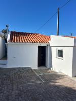 Modern Studio with Private Patio near Cascais and Sintra - B&B Alcabideche
