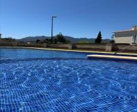 Apartamento en DENIA con 3 habitaciones dobles y piscina a 150 metros de la Playa Les Deveses - B&B Denia