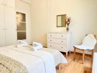 Cozy apartment in Plaka - B&B Atene