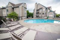 Vibrant Vacay - Studio Loft for 4 with Deck, Wifi, Hot Tub & Pools - B&B Gatlinburg