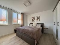 Moderne & sonnige Ferienwohnung mit Lift & Stellplatz in Plauen-Reusa - B&B Plauen