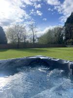 Marzion House with Hot Tub - Bed and Breakfast Tattershall Thorpe