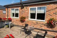 Stylish Morpeth Cottage with Log Burner, Garden and Free Parking - B&B Morpeth