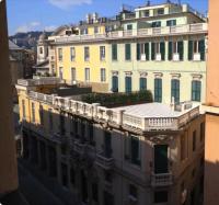 Palazzo Lomellini Historic Retreat by M3trocubo - Elegant Apartment near Aquarium & Via Garibaldi - Chambres d'hôtes Gênes