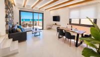 Aqua Vista- Villa Wave Seafront villa with private Jacuzzi & Panoramic sea view - B&B Kalýves