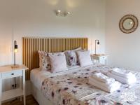 Photography House by PontaNegraAzores - B&B Altares