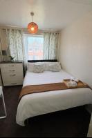Comfortable Private Room B71 Near Town Centre, free parking & Near Bus Links - Chambres d'hôtes West Bromwich