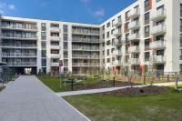 Air-Conditioned Apartment with Parking and Balcony by Noclegi Renters - B&B Breslavia