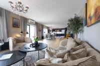 Spectacular 186 sqm luxury apt -prime location - B&B Ålesund