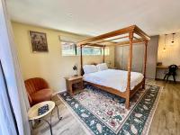 One-Bedroom Apartment with Garden View
