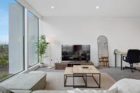Modern Getaway with Stunning Accor Stadium Views - B&B Sydney