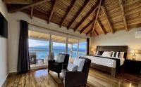 Quatro Vista B3-Luxury 900sqft Oceanfront King Penthouse - Ferienwohnung Utila