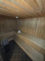 Apartment with terrace, pool, sauna, and free parking - B&B Voss