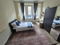 Cosy and Bright 3-bedroom flat - Chambres d’hôtes Glasgow