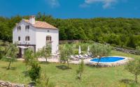 Rustic Holiday house Harmonie with private pool and large garden - Kapovci, Island Krk - Bed and Breakfast Brusići